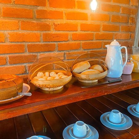 Pousada E Restaurante Casarao Паса-Куатру Екстер'єр фото