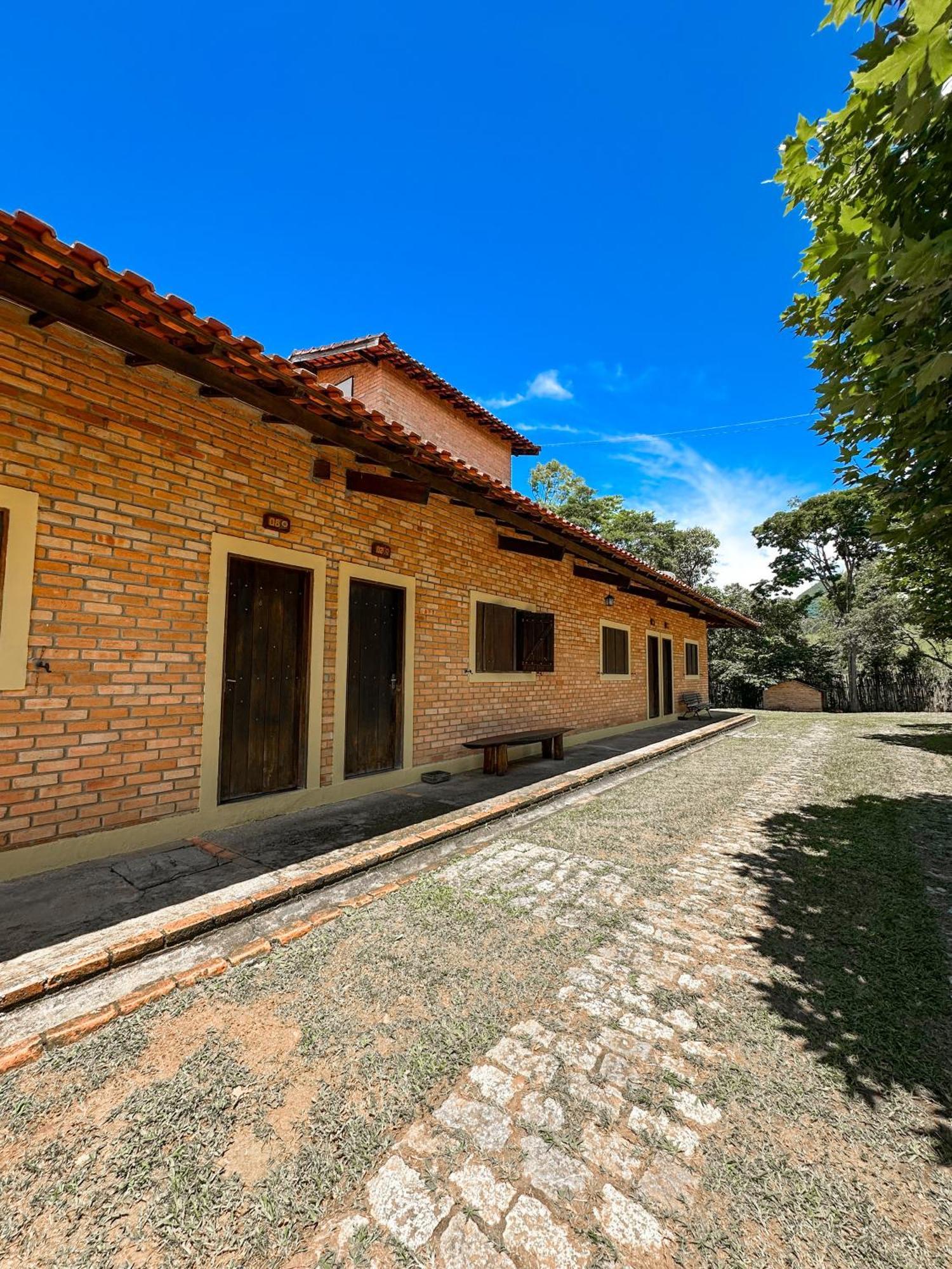 Pousada E Restaurante Casarao Паса-Куатру Екстер'єр фото