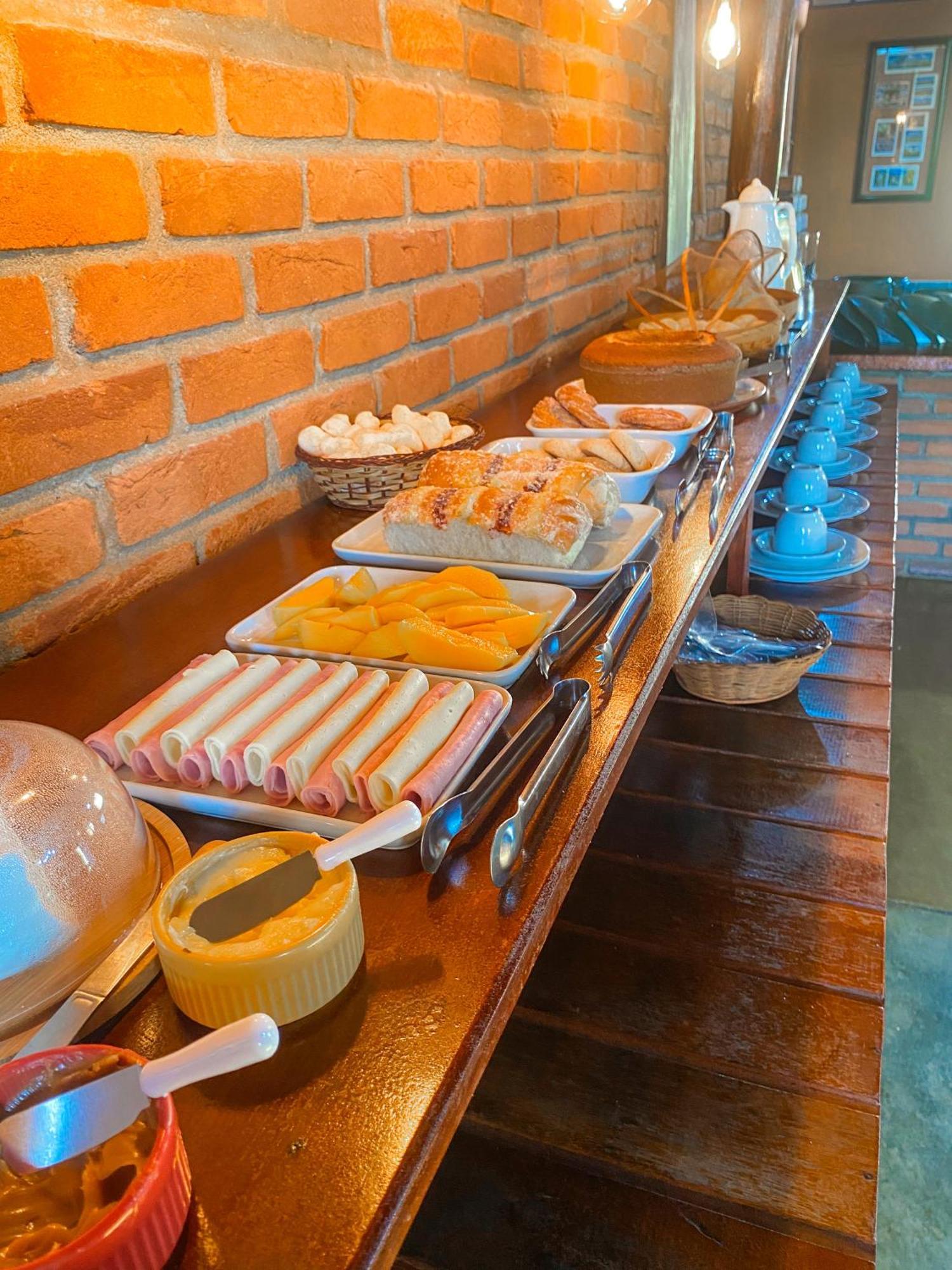 Pousada E Restaurante Casarao Паса-Куатру Екстер'єр фото