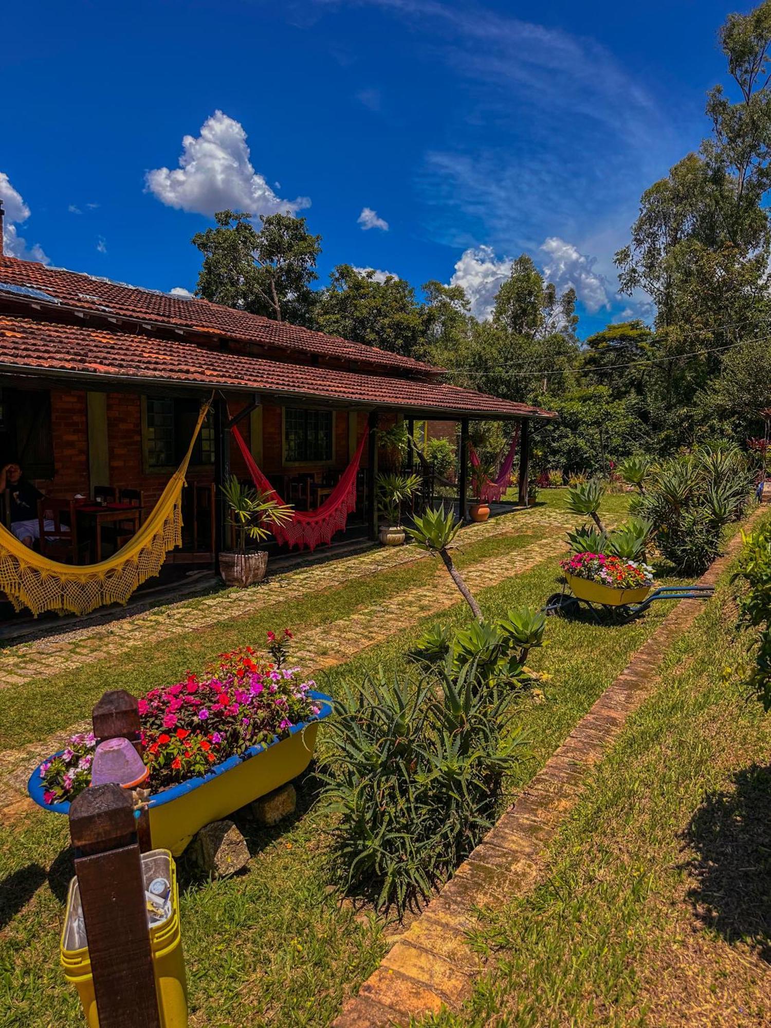 Pousada E Restaurante Casarao Паса-Куатру Екстер'єр фото